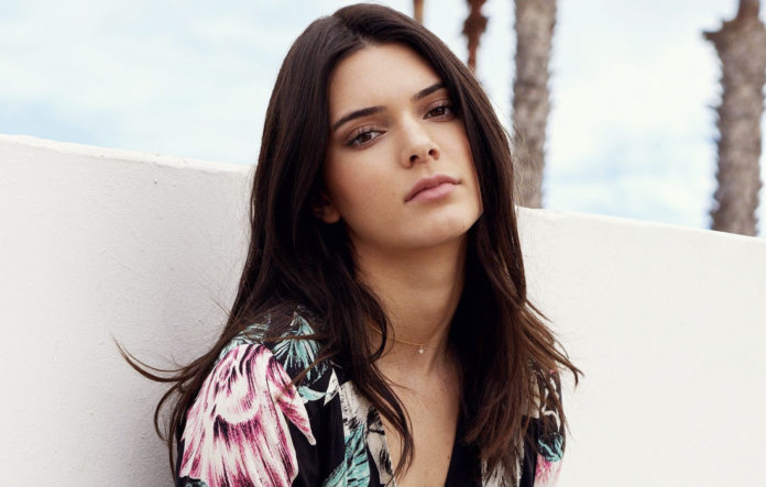 Kendall Jenner Andalkan Produk Kecantikan Ini untuk Tampil Flawless