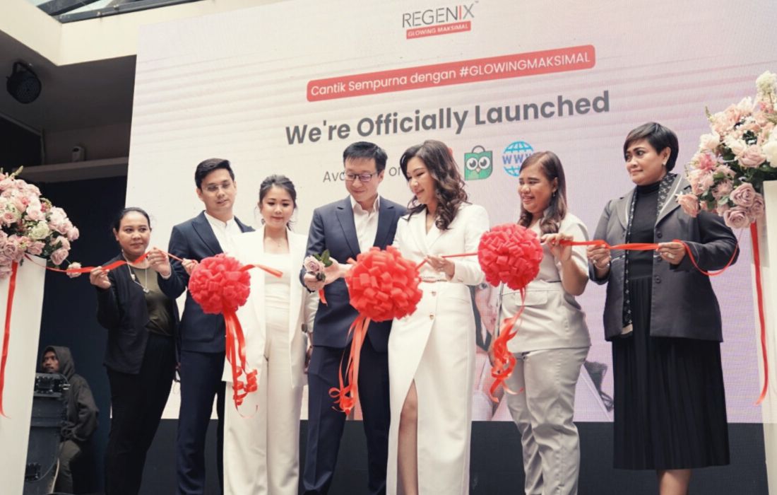 Pemotongan Pita Peresmian Grand Launching REGENIX Skincare