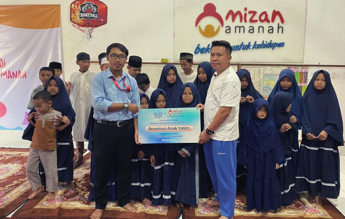 Kampanye #BIOAQUAcare berbagi berkah Ramadhan dengan menyalurkan beasiswa kepada Anak Panti Asuhan Mizah Amanah beautybeat.id