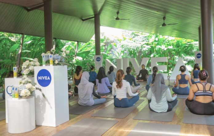 Event NIVEA Yoga Class bersama Samastha Yoga & Meditation Sekaligus Peluncuran NIVEA Vitamin Body Serum beautybeat.id