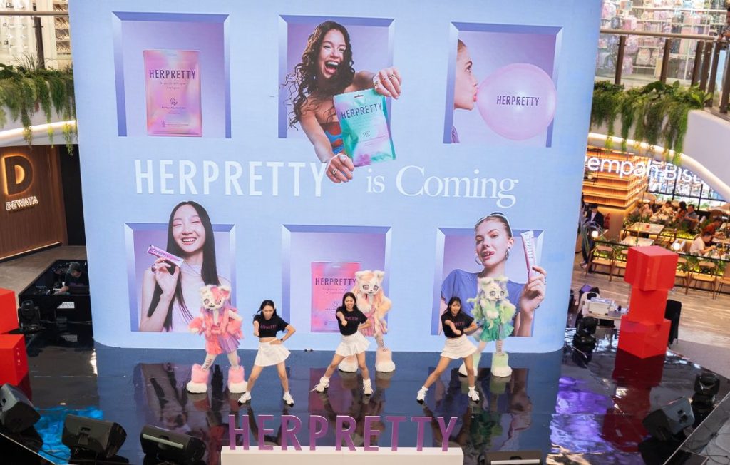 Peluncuran perdana HERPRETTY berlangsung megah di atrium Lippo Mall Nusatara pada tanggal 5 Oktober 2025. beautybeat.id