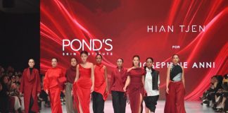 Di JFW 2027, POND’S Age Miracle Runway Dukung Perempuan Bertransformasi POND’S Age Miracle kembali hadir di JFW) 2027 dalam balutan koleksi eksklusif “Memento” dari Hian Tjen for Josephine Anni. beautybeat.id