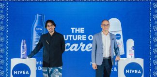 NIVEA Rayakan 100 Tahun sebagai Partner in Care, Terus Berinovasi untuk Generasi Berikutnya Pada perayaan 100 tahunnya, NIVEA memperkenalkan NIVEA Intensive Moisture Body Lotion serta formulasi terbaru dari NIVEA Extra Bright Deodorant. beautybeat.id